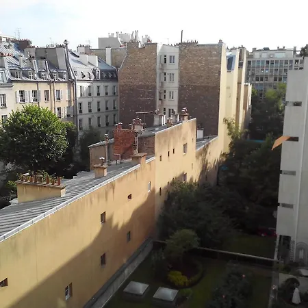 Bright Close To Champs Elysees